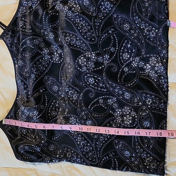 Chico's women's Black shimmer camisol w/built-in bra & adjustable straps Size 3 - Picture 5 of 12